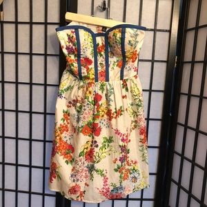 Size 5 women’s strapless summer dress